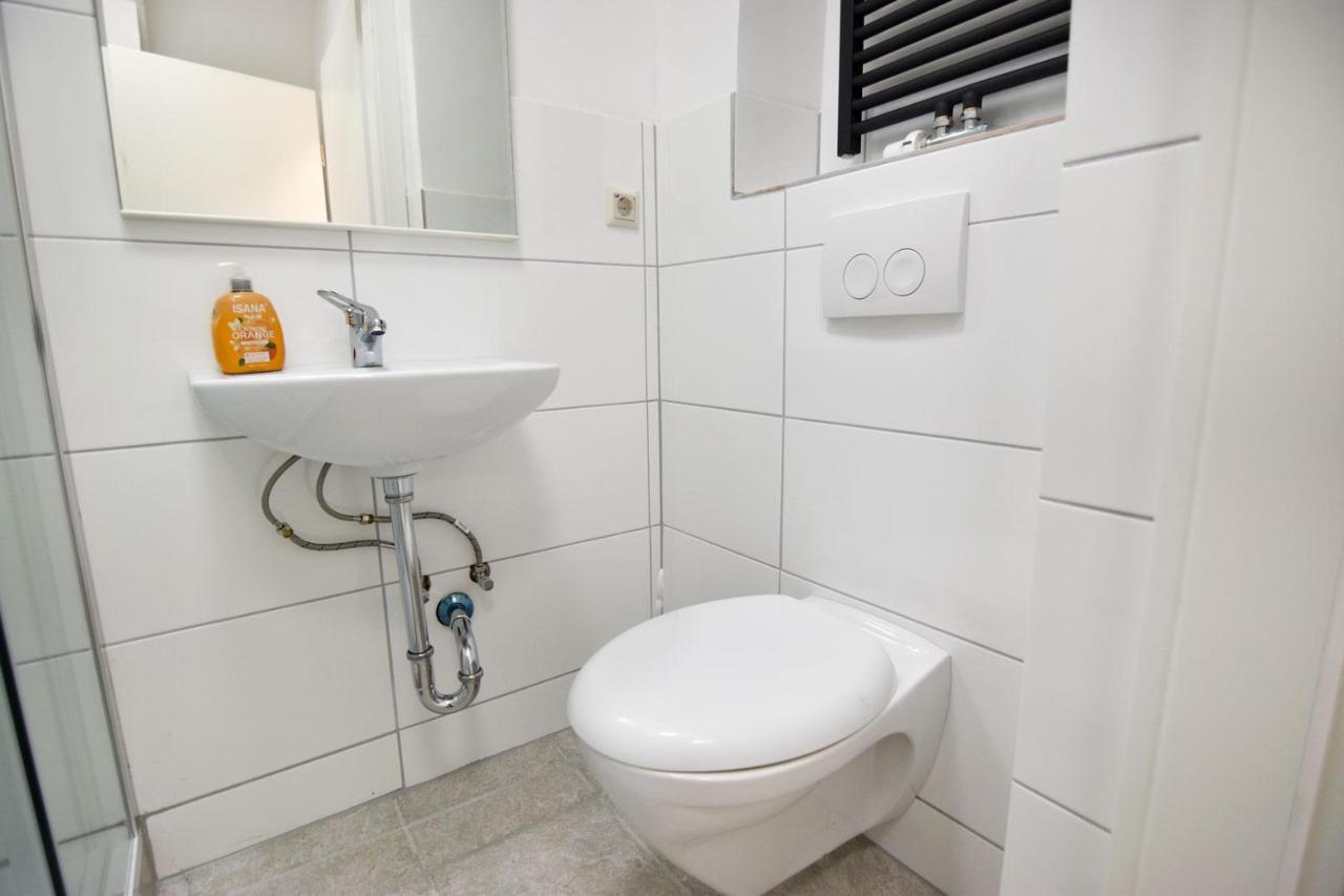 Cozy Worker Apartments Нидеркасел Екстериор снимка